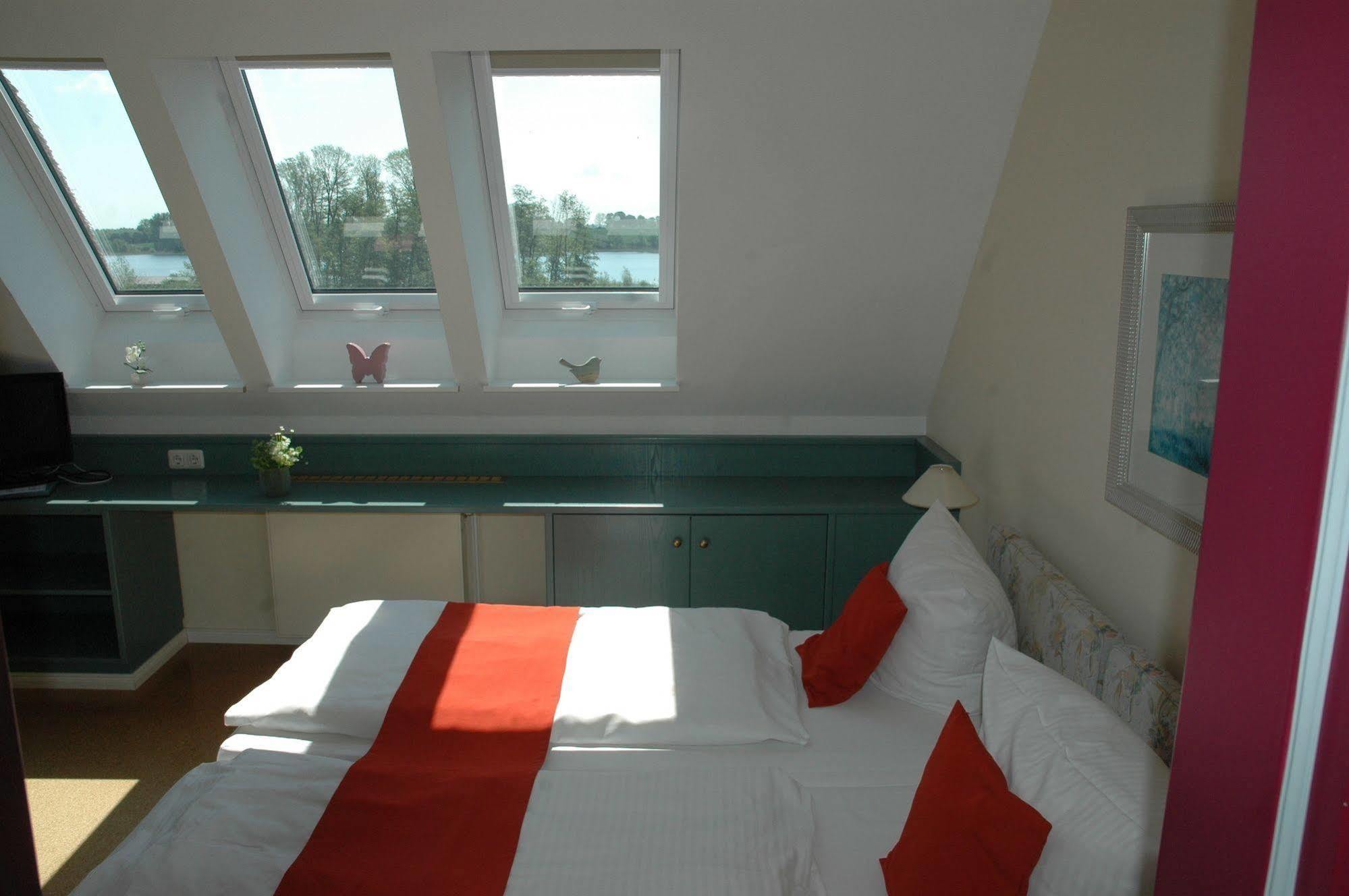 Alago Hotel Am See Cambs Екстериор снимка